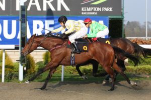 Yanza first past the post at Kempton Park